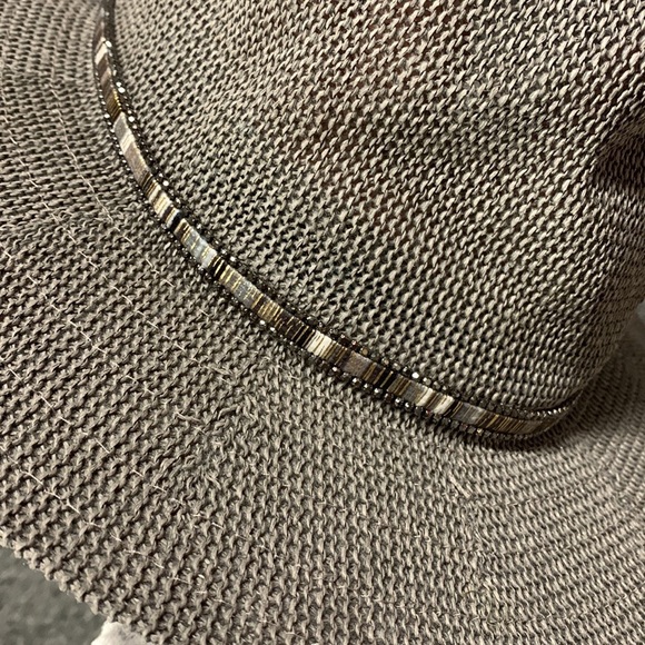 Anthropologie Cali hat